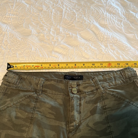 SANCTUARY CAMO CARGO CAPRIS PANT - Size 28 - Adjustable Length - Great condition - Picture 14 of 16
